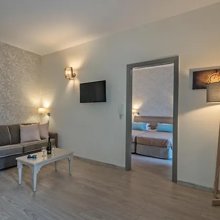 Lefkoniko & Icarus Apts Szálloda 3*
